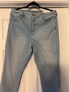 American Eagle Outfitters Light Wash High-Rise Jeans